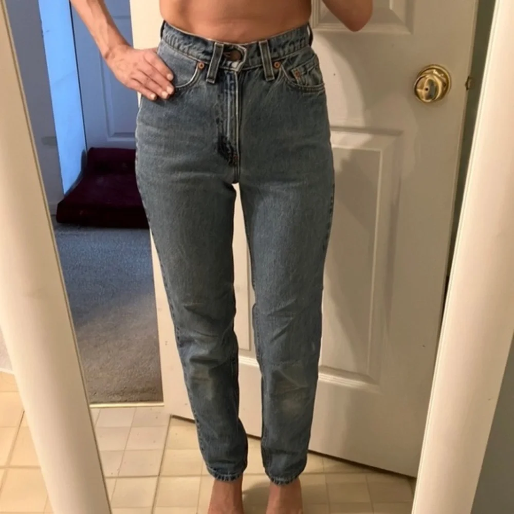 Vintage Levis 512 medium wash Jeans - Picture 6 of 10